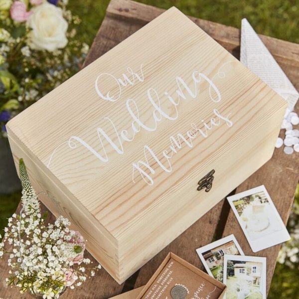 Erinnerungsbox Hochzeit aus Holz